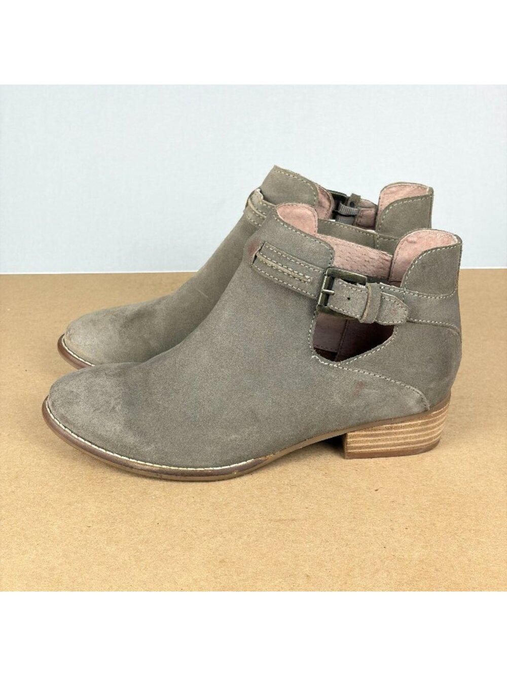 Seychelles Tourmaline Suede Cut Out Ankle Booties Womens 7.5 Taupe Gray
